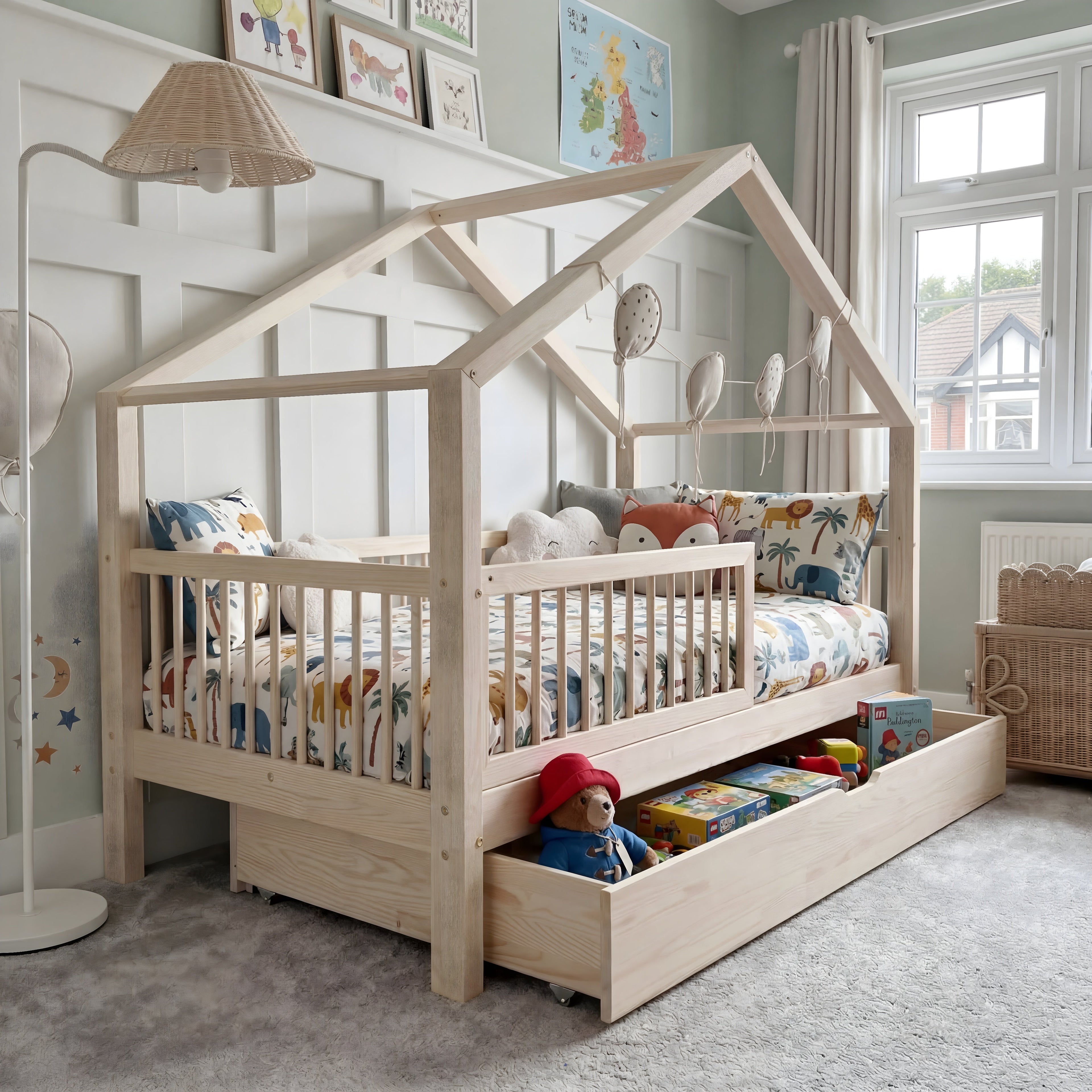 Bed with Drawers