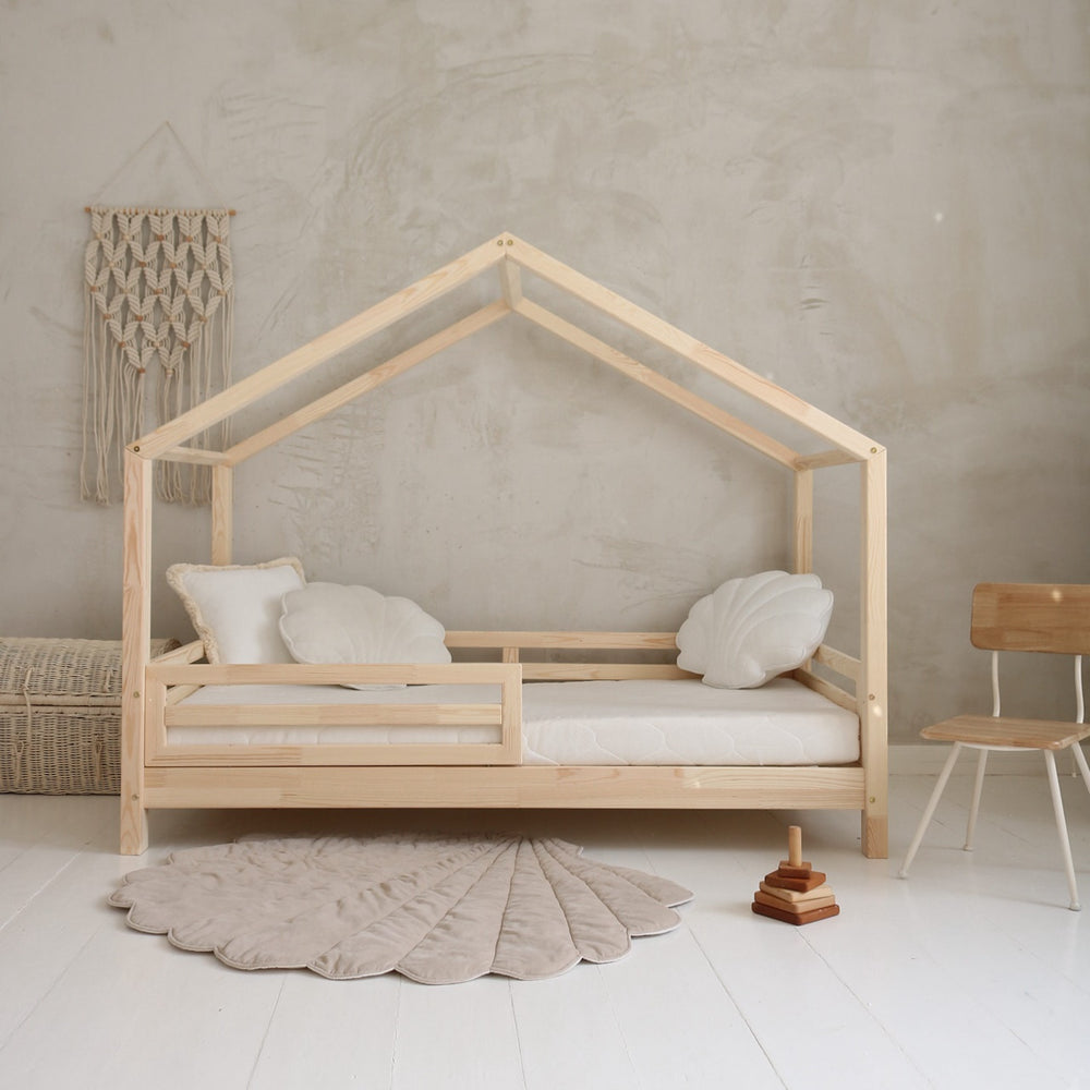 Leo House Bed - Single Guard Rail