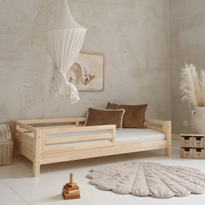 Sophia Kids' Day Bed